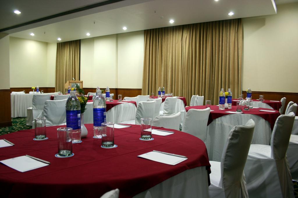 דלהי Hotel City Park מראה חיצוני תמונה